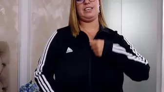 Busty milf Gizelle