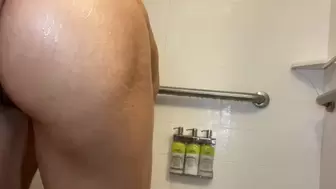 Whore likes to fuck in shower