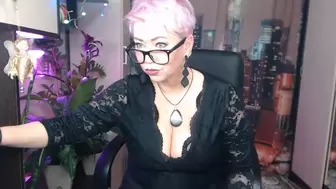 Nasty dancing of luxurious old girl & her gaping twat .!.