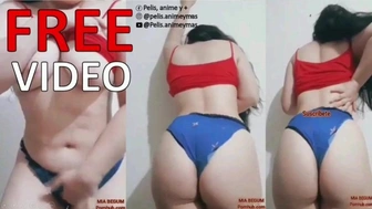 Joven colegiala colombiana con twat peluda se masturba en su cuarto después del estrés de los exám