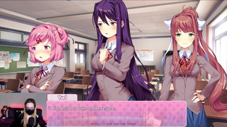 Doki Doki Literature Club! pt. 19 Yuri acting a little weird, and the game too.. Im scared :/