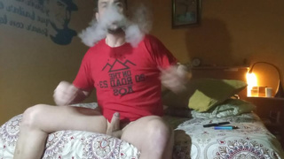 Masturbación tumbado en la cama